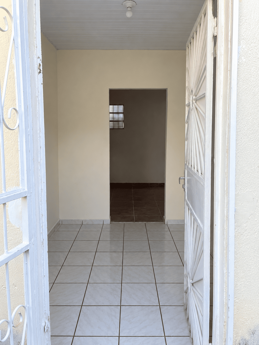 Entrada e acesso principal da casa